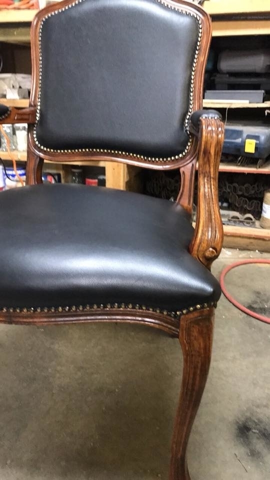 L&Y Upholstery Ltd | 77 Hawthorn Way, Olds, AB T4H 1X9, Canada | Phone: (403) 586-5177