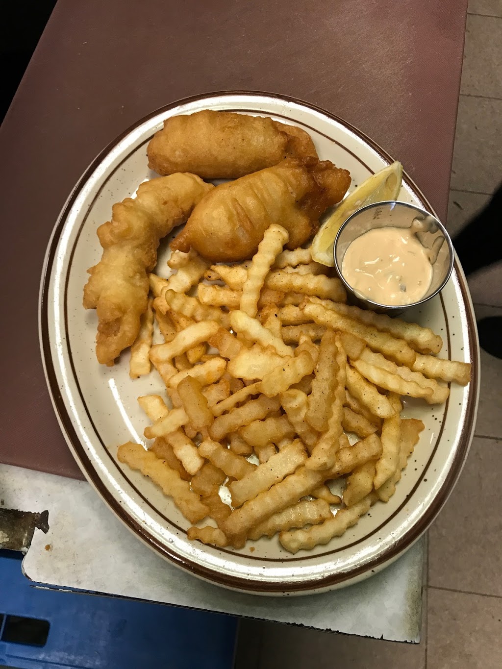 Chau Anns Restaurant | 2218 Ave C North, Saskatoon, SK S7L 5Z2, Canada | Phone: (306) 664-9888
