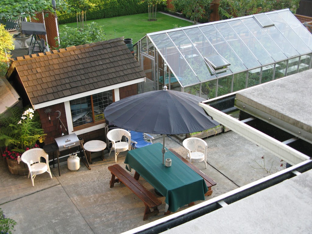 Grandmanor Guesthouse | 1617 Grand Blvd W, North Vancouver, BC V7L 3Y2, Canada | Phone: (604) 988-6082