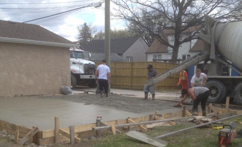 Bayward Builders Ltd. Garage Builders In Winnipeg | 921 Elmhurst Rd, Winnipeg, MB R3R 3X8, Canada | Phone: (204) 396-3331