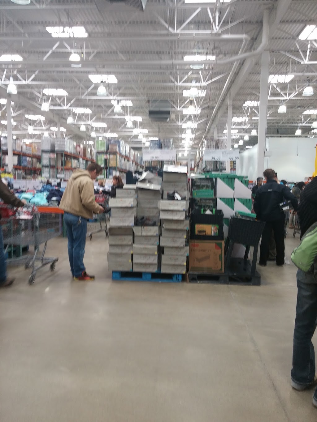 Costco Wholesale | 870 Montée des Pionniers, Terrebonne, QC J6V 1N9, Canada | Phone: (450) 657-4353