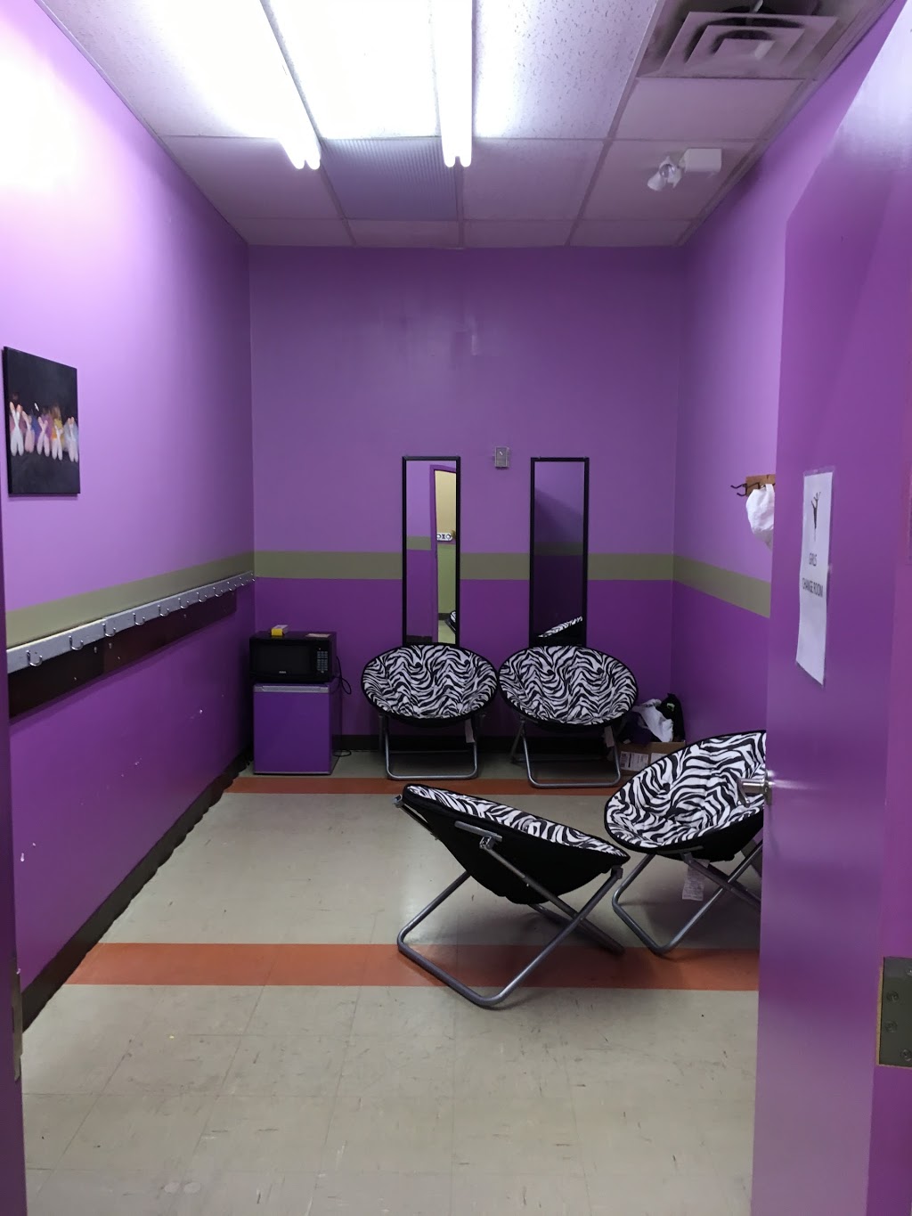 Move With Grace Dance Studio | 747 St Andrew St W, Fergus, ON N1M 3H2, Canada | Phone: (519) 843-6741
