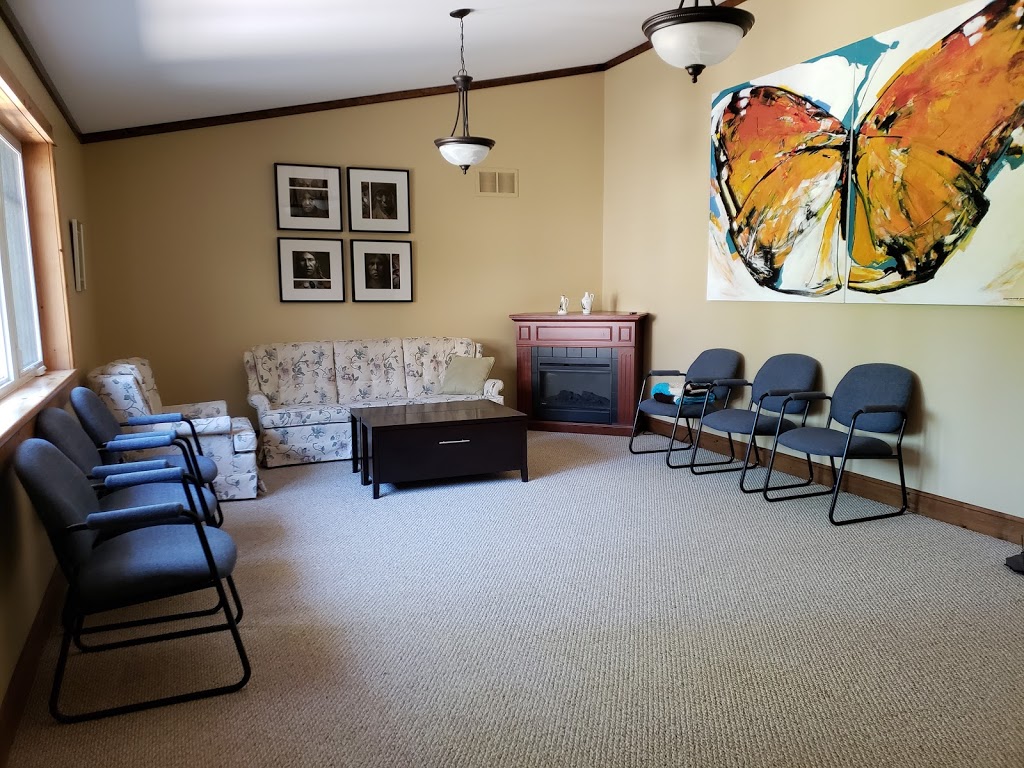 Kingfisher Bay Retreat | 150 Fraser Estates Ln, Lakefield, ON K0L 2H0, Canada | Phone: (705) 313-5112