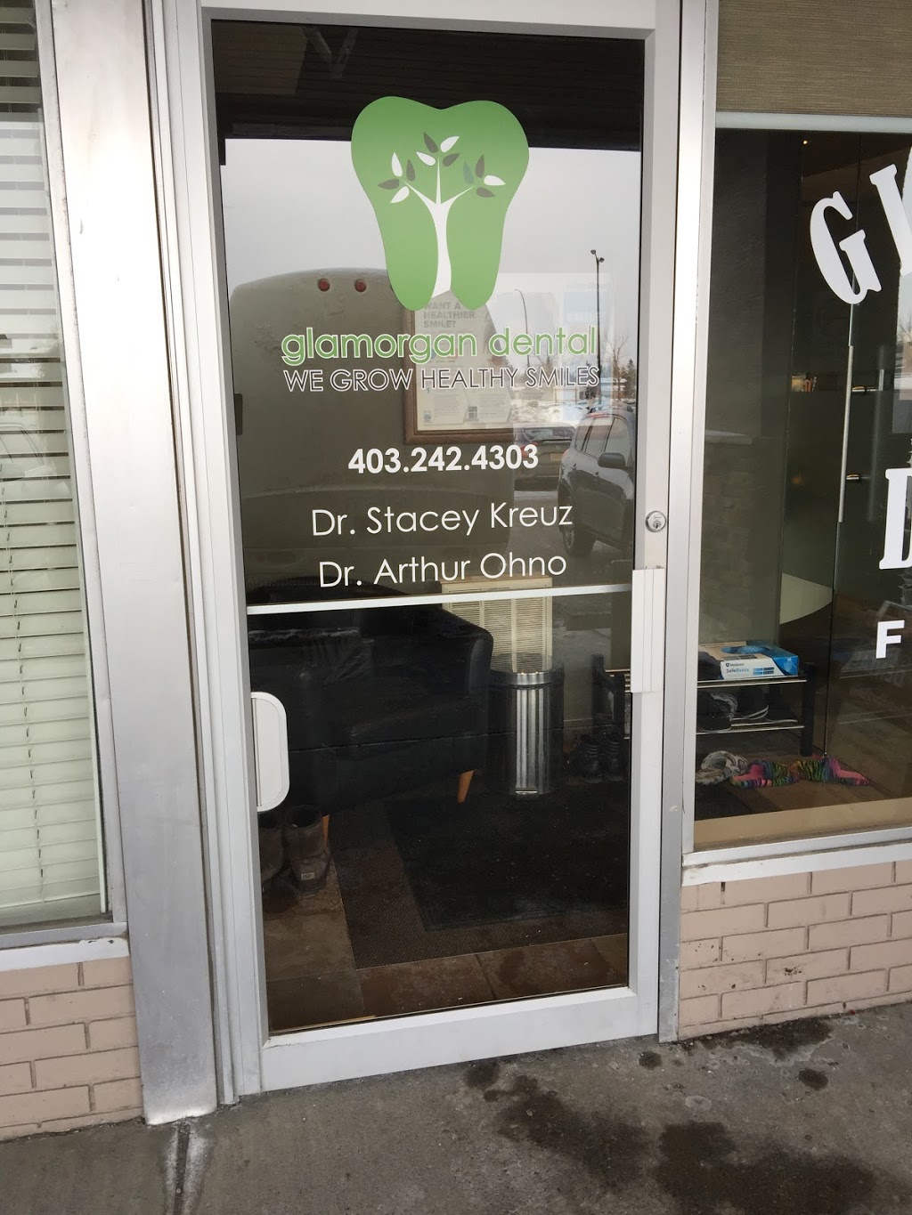 Glamorgan Dental Ctr | 17, 3919 Richmond Rd SW, Calgary, AB T3E 4P2, Canada | Phone: (403) 242-4303