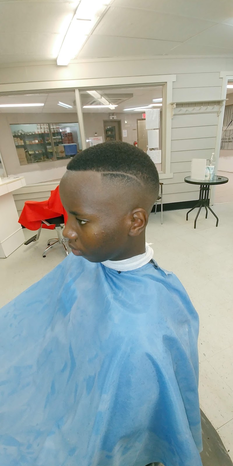 Salon Naviles | 3400 Chem. des Quatre-Bourgeois, Québec, QC G1W 2L3, Canada | Phone: (418) 653-3283