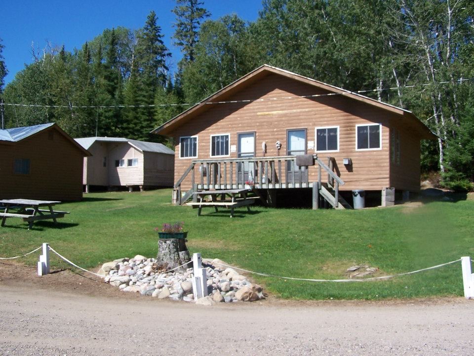 Lac Des Mille Lodge | 1 Blind bay road , Upsala, Thunder Bay, Unorganized, ON P0T 2Y0, Canada | Phone: (807) 983-3474