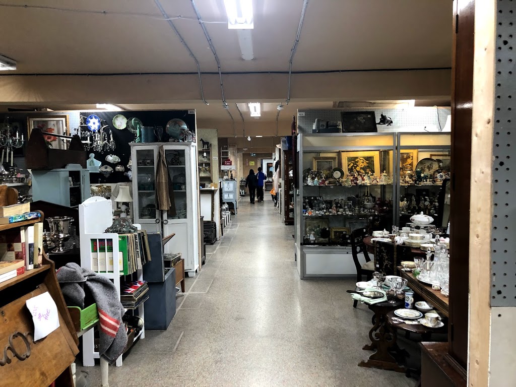 Hamilton Antique Mall | 233 Ottawa St N, Hamilton, ON L8H 3Z4, Canada | Phone: (905) 547-7000