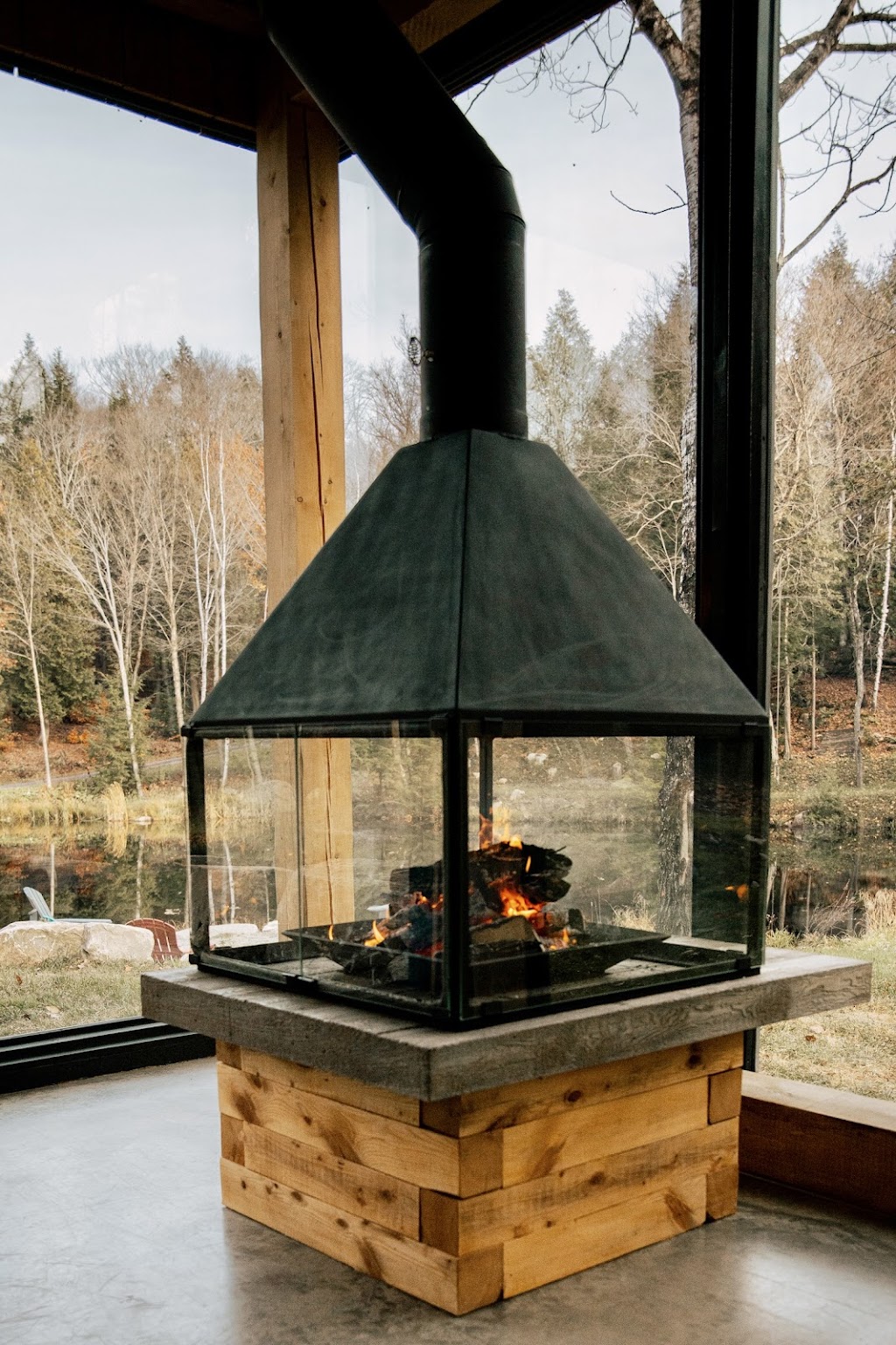 Chalet la Grange | 3300 Chem. de la Grande Ligne, Sainte-Julienne, QC J0K 2T0, Canada | Phone: (514) 885-5687