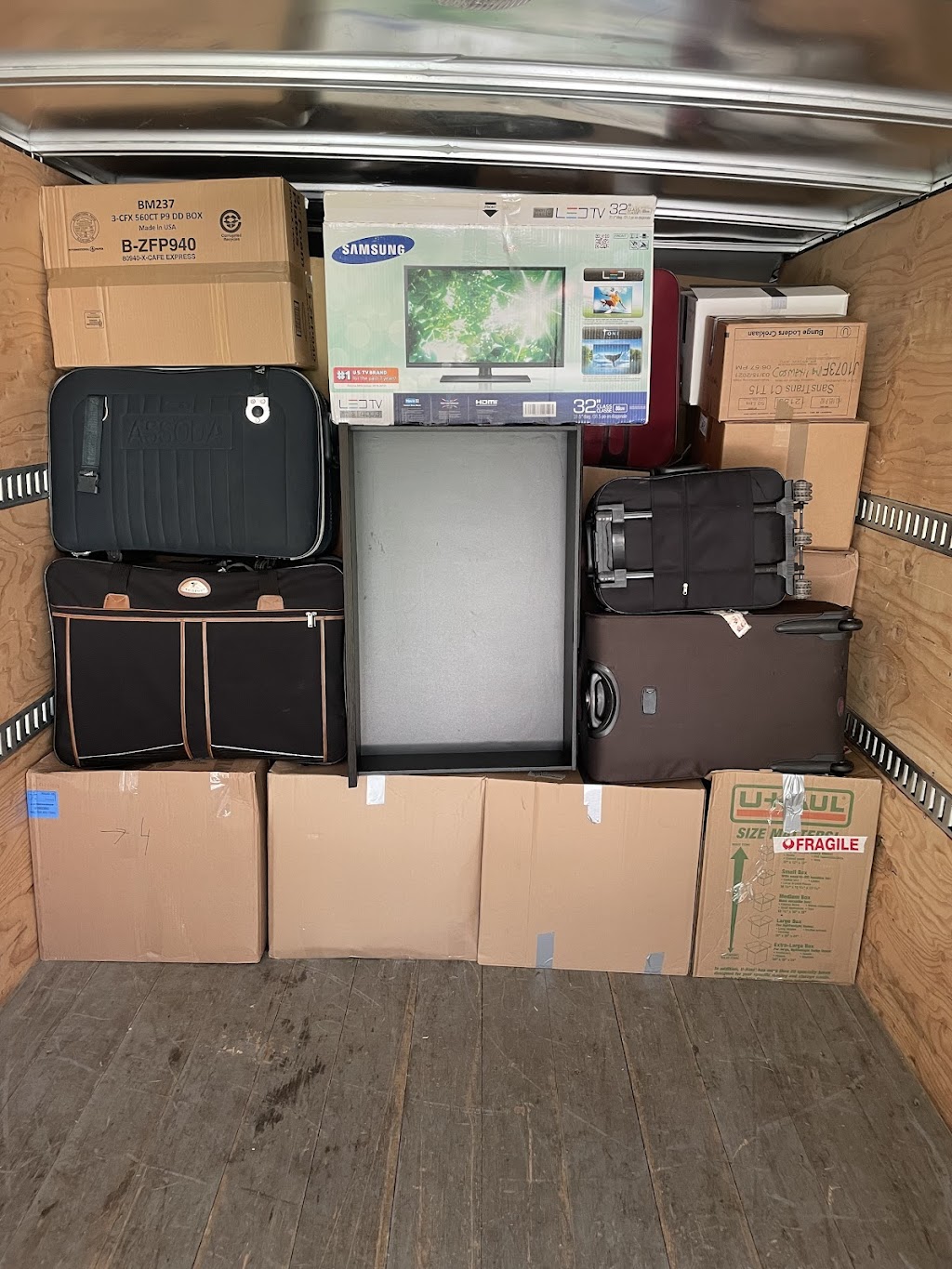 Nairi Moving | 135 Antibes Dr #1401, North York, ON M2R 2Z1, Canada | Phone: (416) 700-3270
