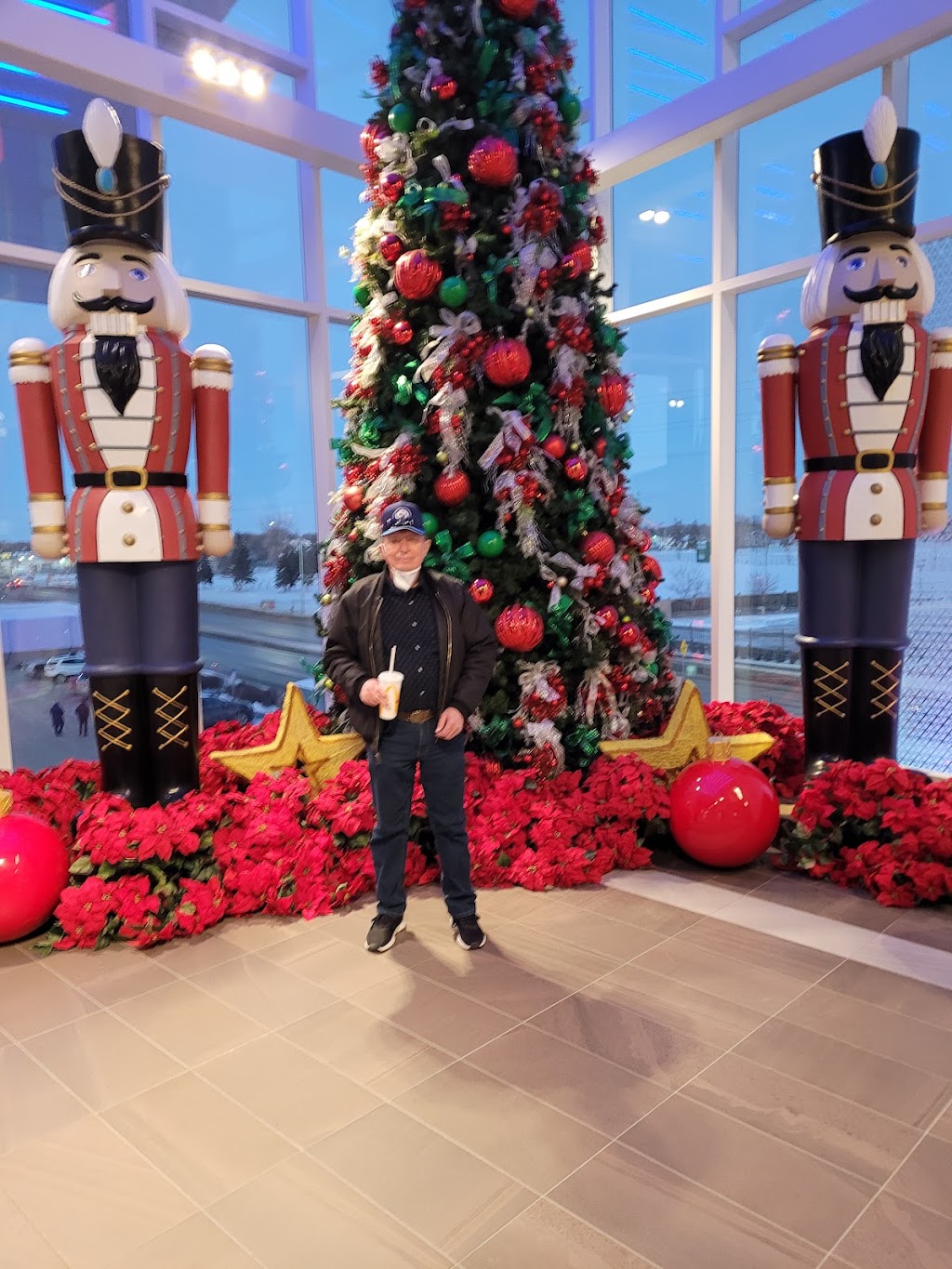 McPhillips Station Casino | 484 McPhillips St, Winnipeg, MB R2X 2H2, Canada | Phone: (204) 957-2500