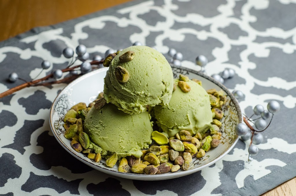 La Dolce Vita (Ice Cream, Gelato, Café) | 2150 Boul. de Maisonneuve Ouest suite 100, Montréal, QC H3H 1L2, Canada | Phone: (438) 375-3062