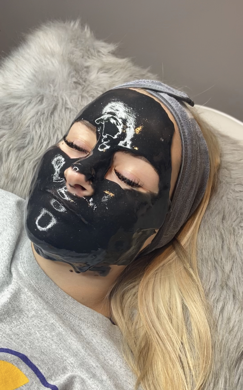 DELLUXE Beauty Bar | 7240 Wellington Rd 124, Guelph, ON N1H 6J3, Canada | Phone: (519) 710-7500