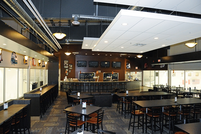 The Press Box Restaurant & Sports Bar | 3969 Portage Ave, Saint Eustache, MB R0H 1H0, Canada | Phone: (204) 926-5871