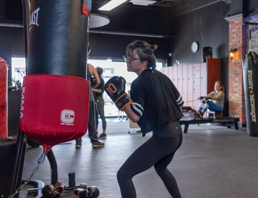 10Count Fitness DDO West Island 45 min Kickboxing | 3639 Bd des Sources, Dollard-des-Ormeaux, QC H9B 2K4, Canada | Phone: (514) 676-0889