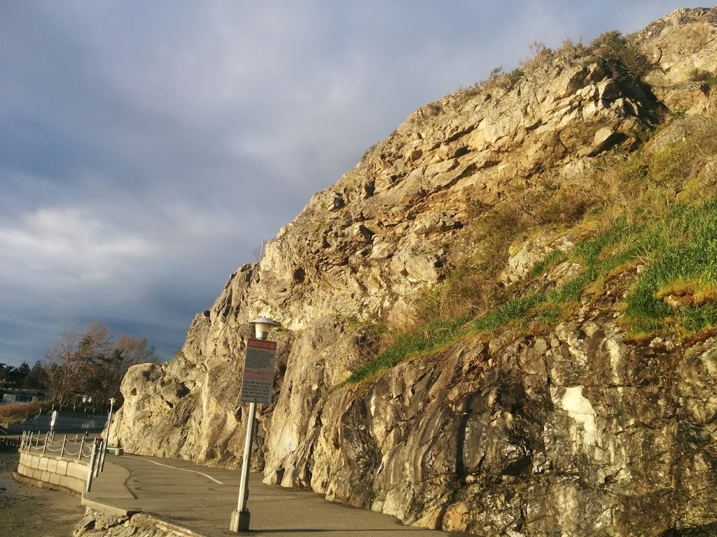 MacAulay Point Park | 304 Clifton Terrace, Victoria, BC V9A 5X9, Canada | Phone: (250) 412-8525