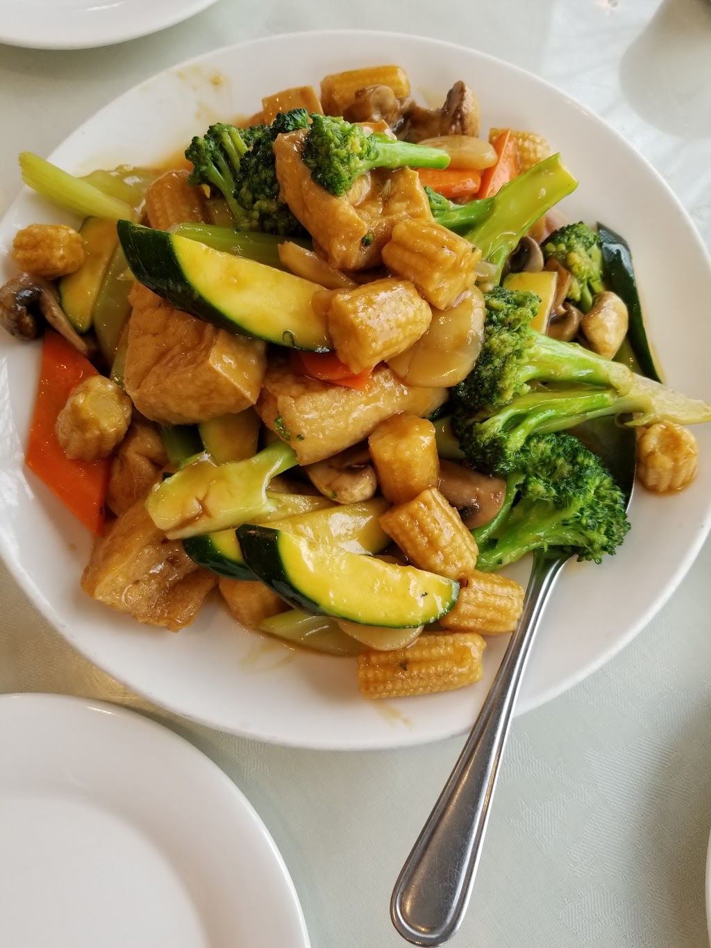 Edgemont City Asian Cuisine | 45 Edenwold Dr NW #209, Calgary, AB T3A 3S8, Canada | Phone: (403) 547-0239