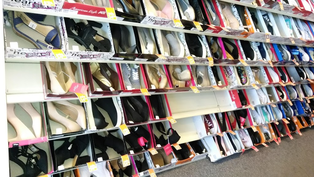 Payless ShoeSource | 2933 Queen St E Unit 3, Brampton, ON L6T 5P9, Canada | Phone: (905) 799-0713