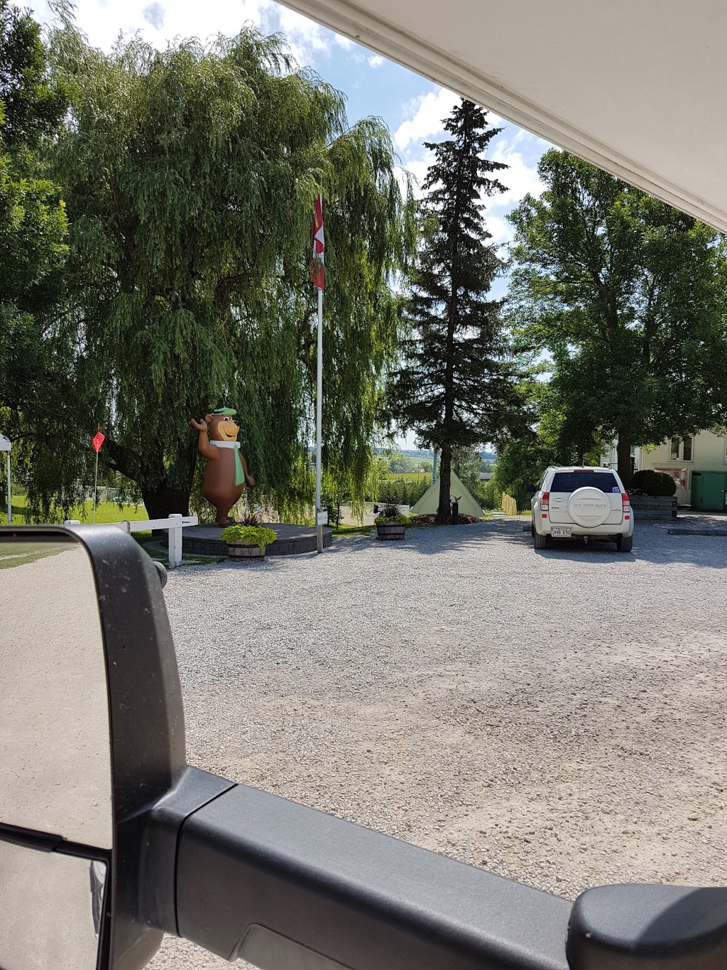 Yogi Bears Jellystone Park Camp-Resort | 3666 Simcoe County Rd 88, Bradford, ON L3Z 2A4, Canada | Phone: (905) 775-1377