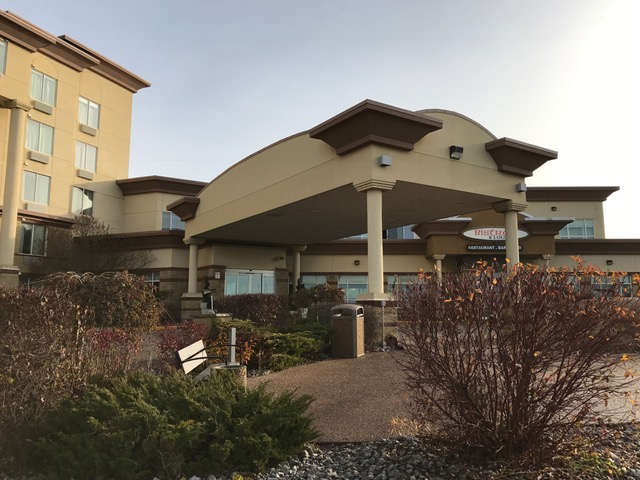Clarion Hotel & Conference Centre | 2100 Premier Way, Sherwood Park, AB T8H 2G4, Canada | Phone: (780) 464-4900