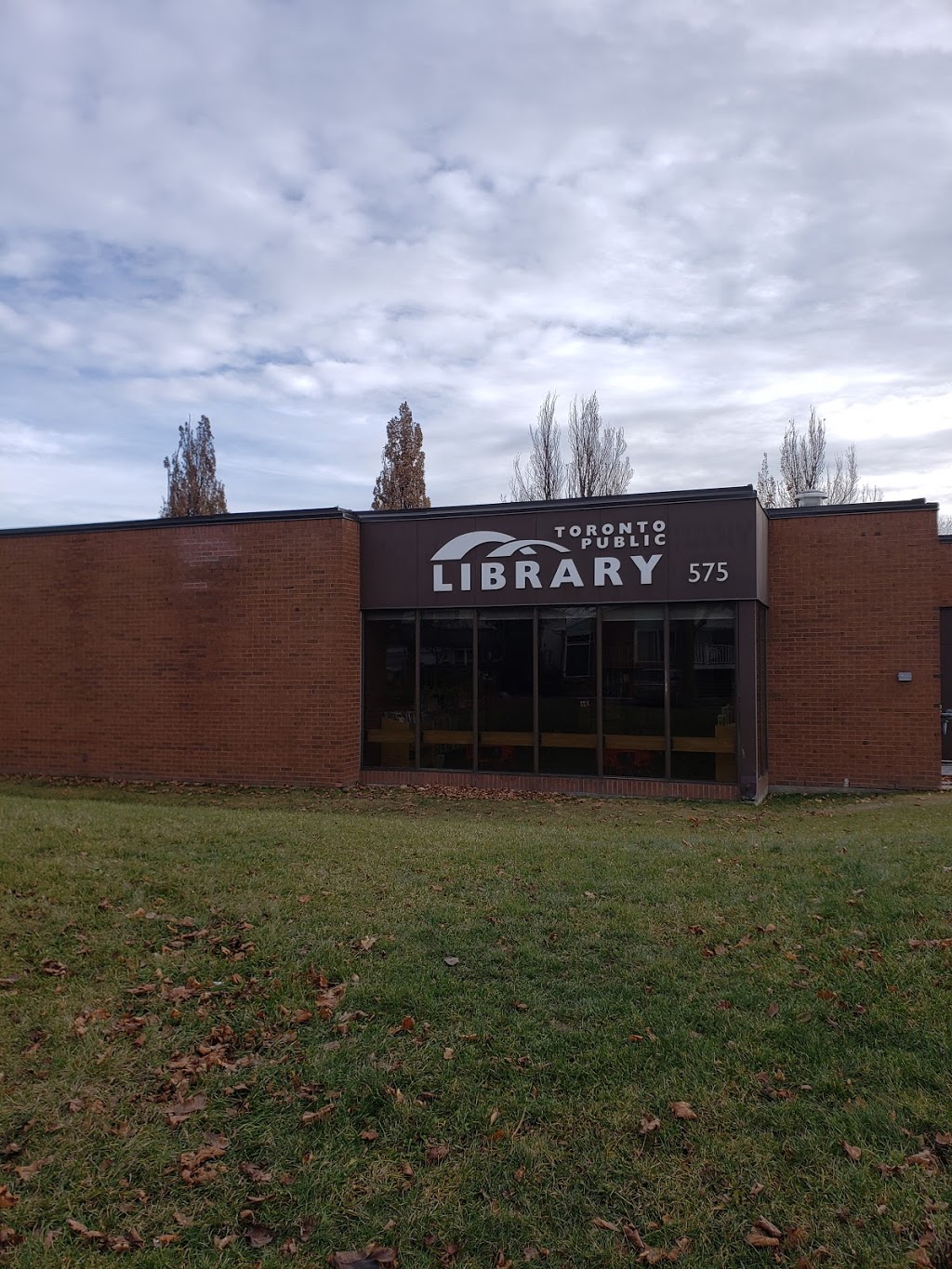 Toronto Public Library - Pleasant View Library | 575 Van Horne Ave, North York, ON M2J 4S8, Canada | Phone: (416) 395-5940