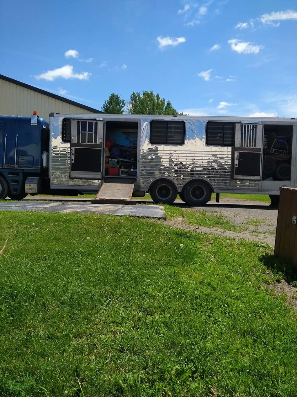 Deerfield Equestrian Farm | 4148 Larry Robinson Rd, Russell, ON K4R 0J8, Canada | Phone: (613) 821-0426
