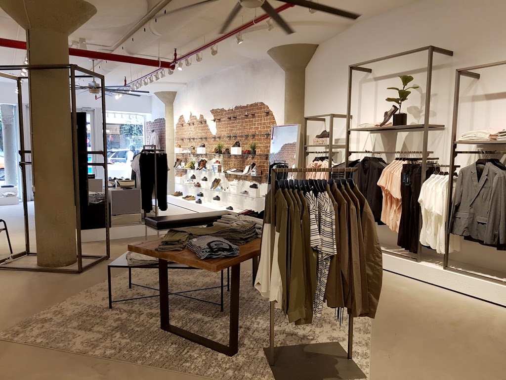 Kenneth Cole Toronto | 315 Queen St W, Toronto, ON M5V 2A4, Canada | Phone: (437) 370-7104