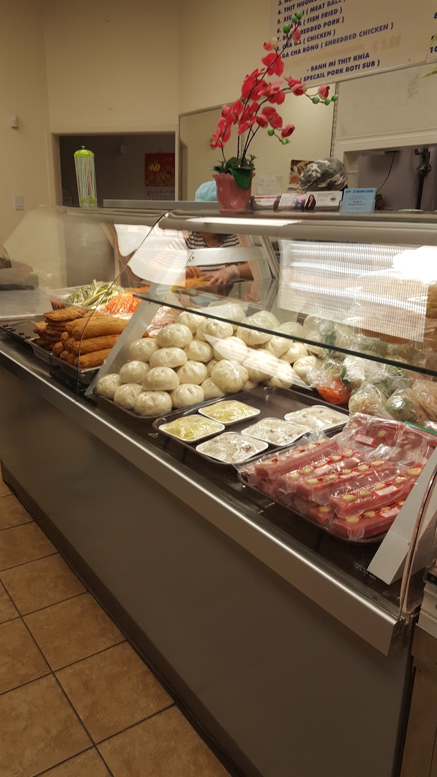 Banh Mi Tan Đinh Bakery | 3415 Dixie Rd, Mississauga, ON L4Y 2B1, Canada | Phone: (905) 624-9099
