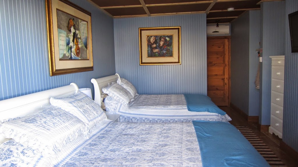 AUBERGE LE FOUR À PAIN | 968 Rue Principale, Petite-Rivière-Saint-François, QC G0A 2L0, Canada | Phone: (418) 632-5550