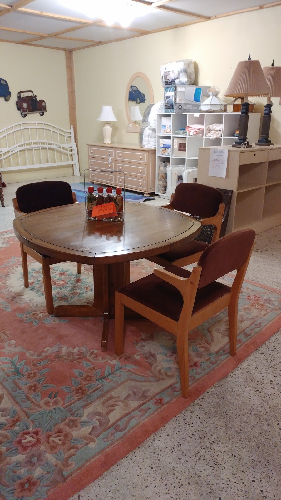 Moonstone Estate Finds | 250 Moonstone Rd E, Moonstone, ON L0K 1N0, Canada | Phone: (705) 999-2177