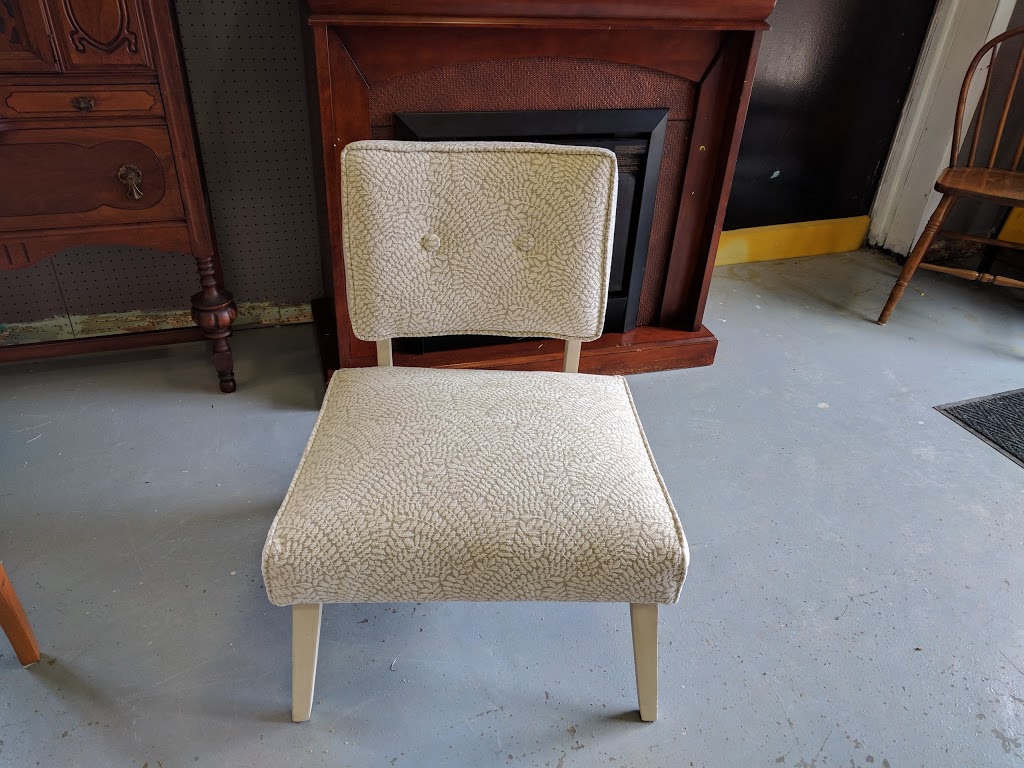 Dons Upholstery | 1E3,, 148 Peel St, New Hamburg, ON N3A 1H7, Canada | Phone: (519) 662-6998