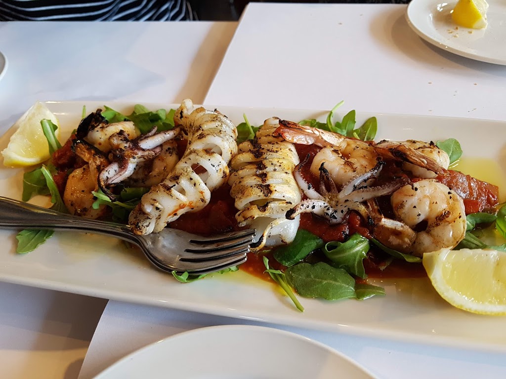 IL FORNELLO | 203 North Service Rd W, Oakville, ON L6M 3R2, Canada | Phone: (905) 338-5233
