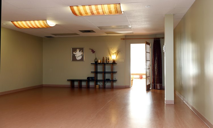 Yoga Centre Winnipeg | gym | 915 Grosvenor Ave, Winnipeg, MB R3M 0M5, Canada | 2042229642 OR +1 204-222-9642