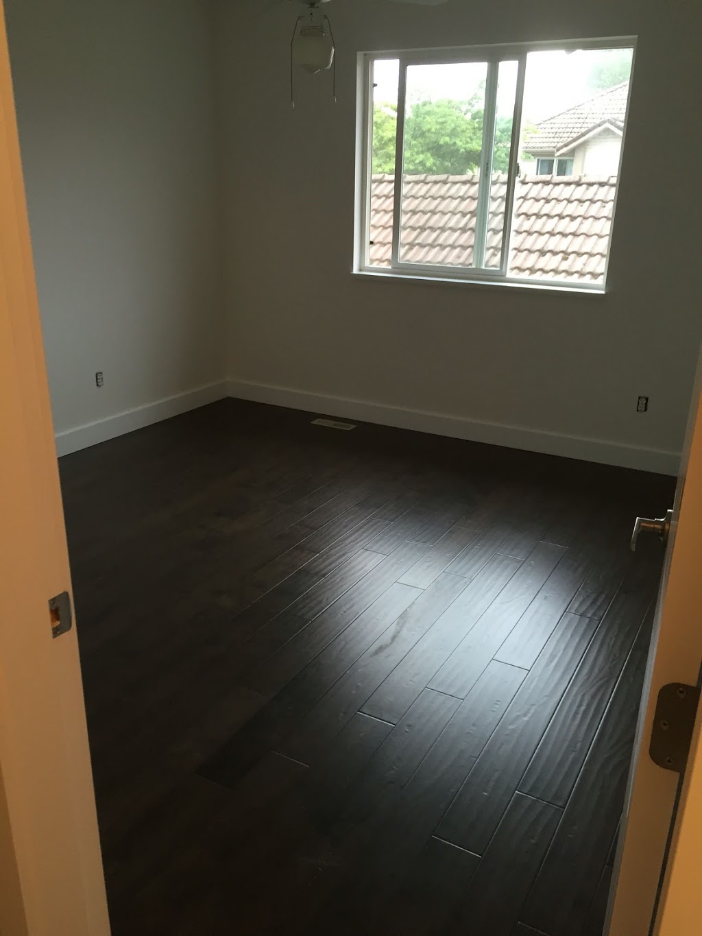 db Floors | 19250 65 Ave #47, Surrey, BC V4N 5R7, Canada | Phone: (604) 724-6951