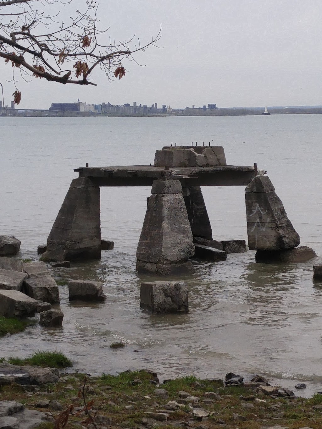 Waverly Beach Park | 271 Helena St, Fort Erie, ON L2A 5Z7, Canada