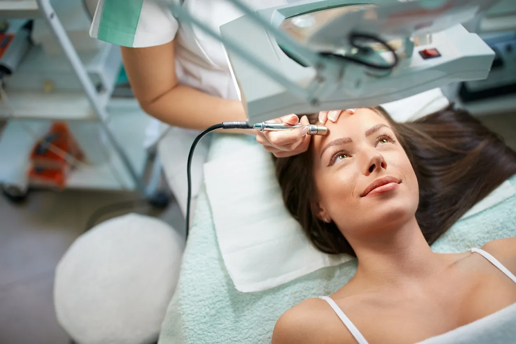 Venus Beauty and Wellness | 462 Riverside Dr, London, ON N6H 2R7, Canada | Phone: (519) 281-1121