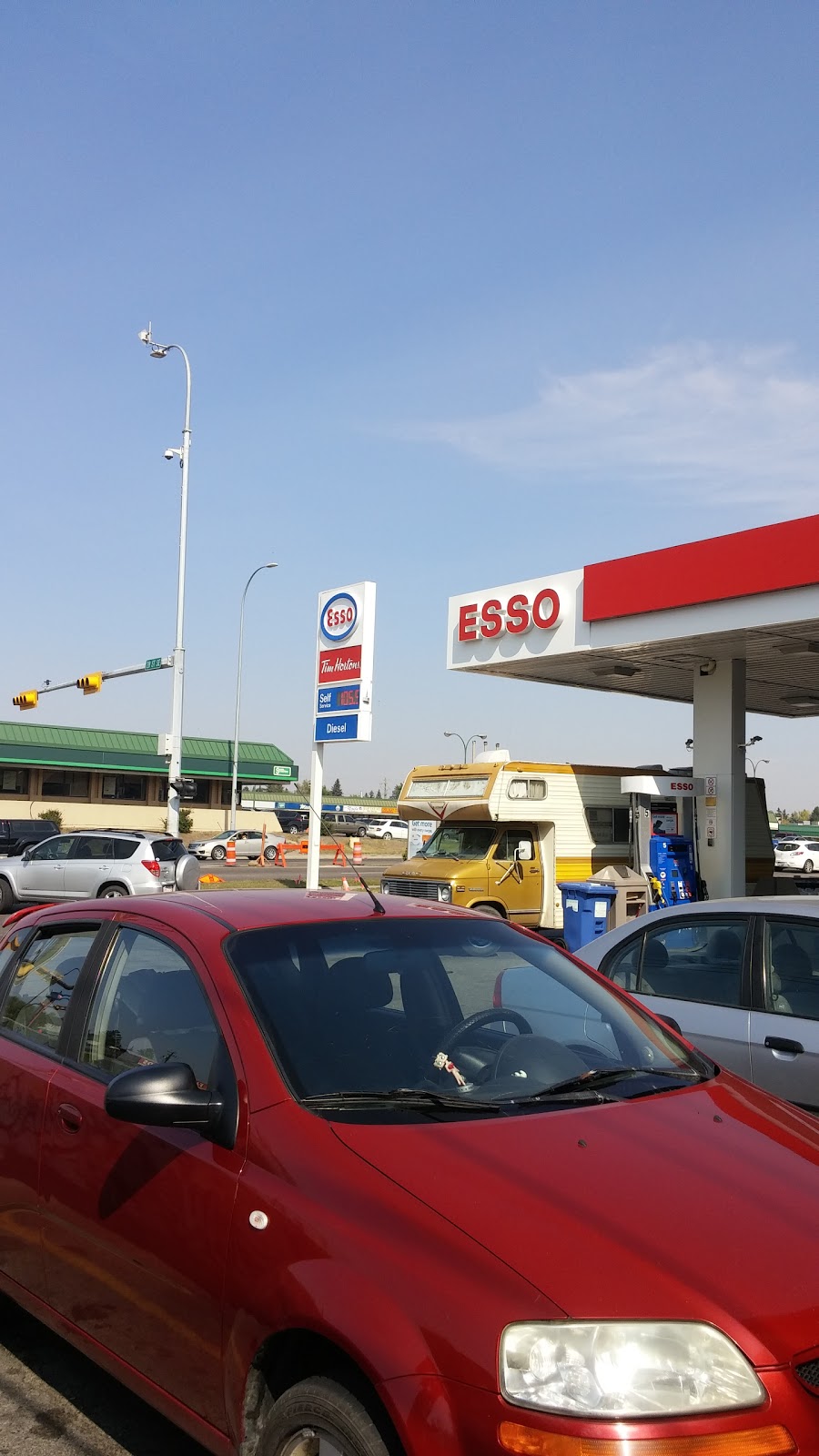 SOUTHVIEW ESSO | 2825 17 Ave SE, Calgary, AB T2A 0P7, Canada | Phone: (403) 208-9000