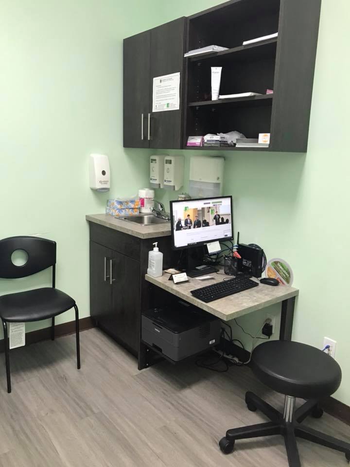 Signature Medical Centre, Walk In Clinic (Signature Park, Signal | 513-1851 Sirocco Dr SW, Calgary, AB T3H 4R5, Canada | Phone: (403) 454-7550