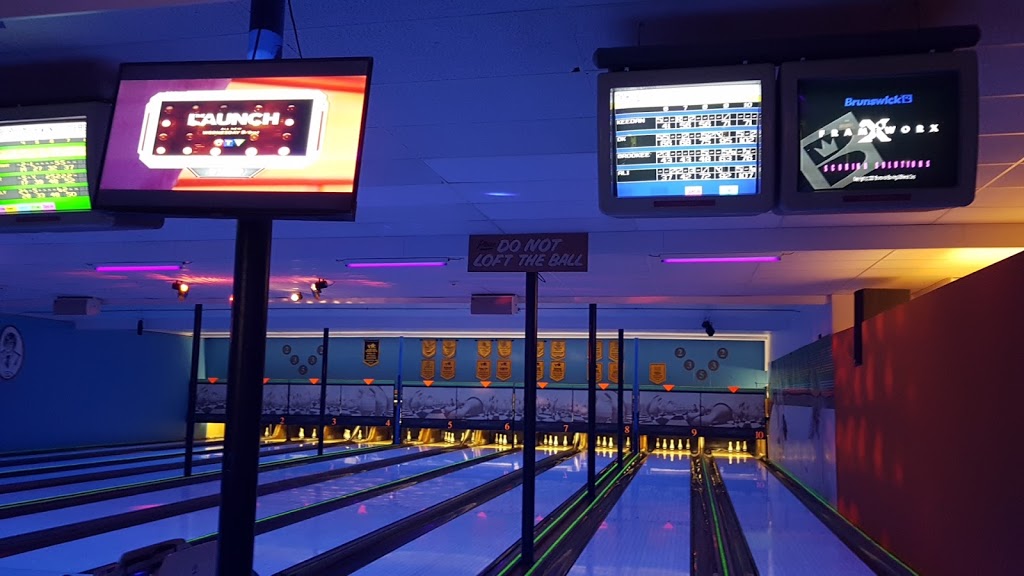 Billy Mosienko Lanes | 1136 Main St, Winnipeg, MB R2W 3S3, Canada | Phone: (204) 586-2416
