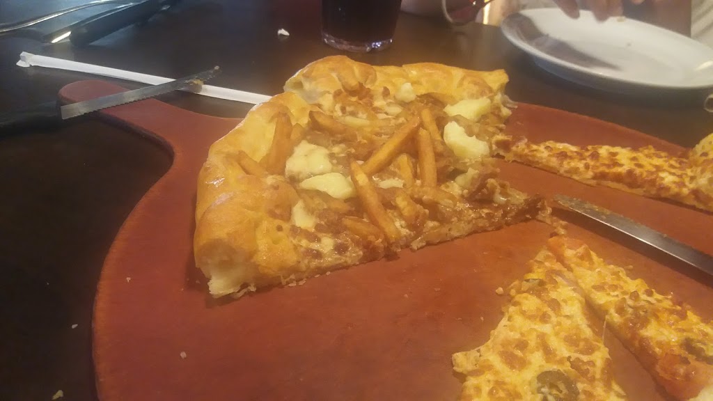 Pizza Hut | 325 Boulevard Gréber b1, Gatineau, QC J8T 8J3, Canada | Phone: (819) 561-0843