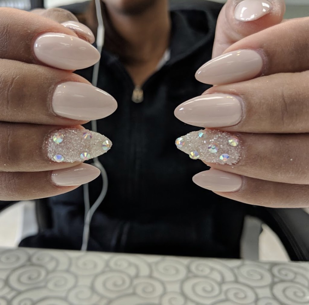 Iris Nails & Spa | 1500 Upper Middle Rd W, Oakville, ON L6M 3G3, Canada | Phone: (905) 469-9843