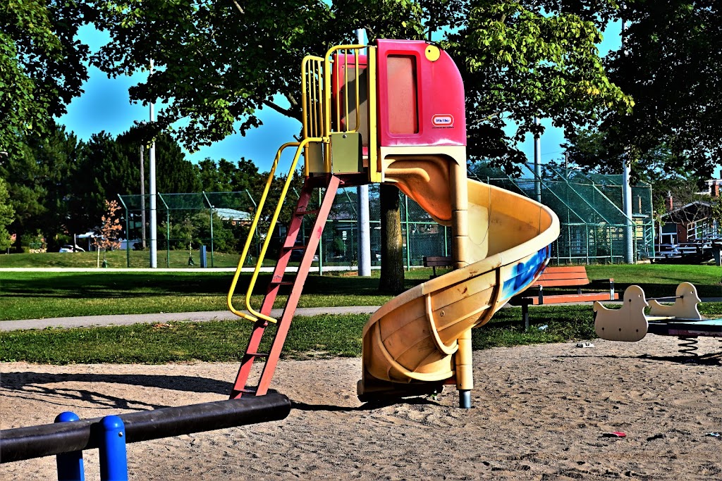 Grandravine Community Recreation Centre | 23 Grandravine Dr, North York, ON M3N 1J4, Canada | Phone: (416) 395-6171