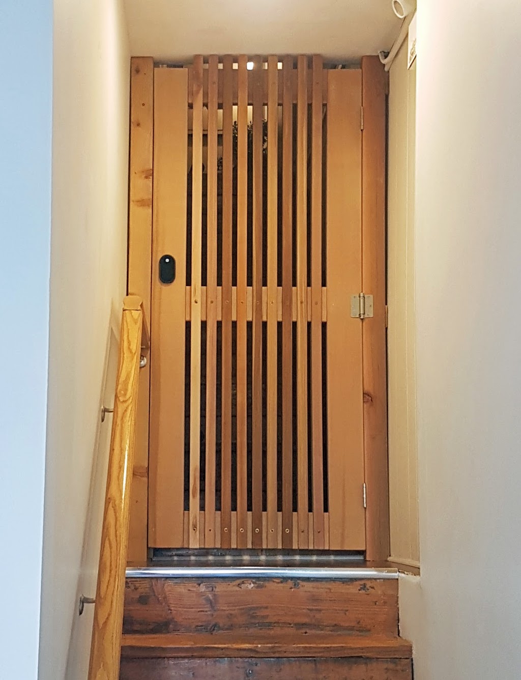 Friendly Fence ~ Friendly Carpenter | 2049 Mahon Ave, North Vancouver, BC V7M 2T6, Canada | Phone: (778) 386-3201