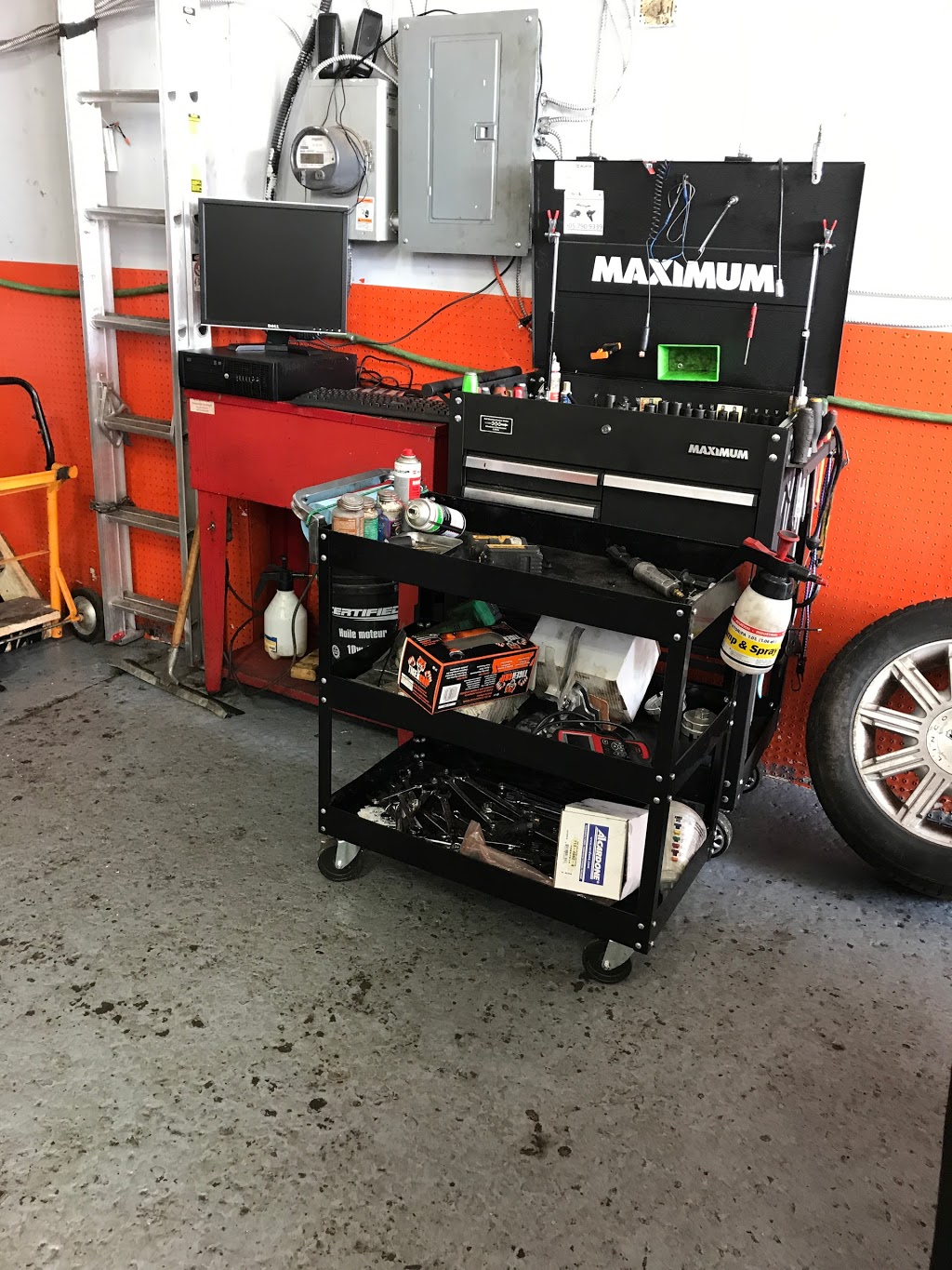 AWAN TIRE AND AUTO INC. HYBRID SPECIALISTS | 2655 Lawrence Ave E UNTI 9, Scarborough, ON M1P 2S2, Canada | Phone: (416) 856-2663