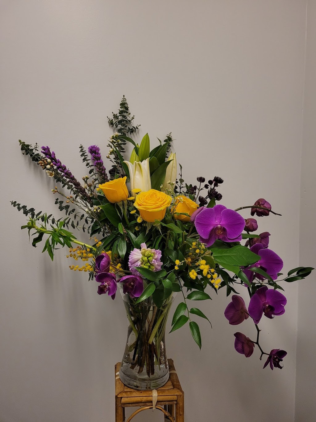 Meadows Flowers | 19150 Lougheed Hwy #130, Pitt Meadows, BC V3Y 2H6, Canada | Phone: (604) 465-1111