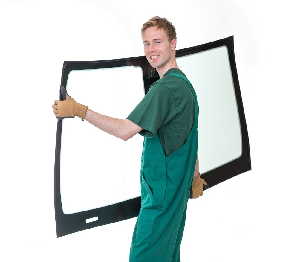 Auto Glass Oakville | 294 Wyecroft Rd, Oakville, ON L6K 2G7, Canada | Phone: (905) 901-4733