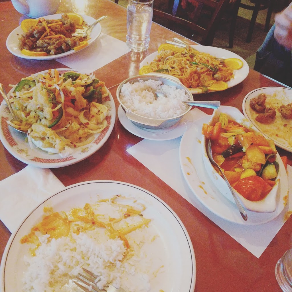 Spicy Hut | 203 4 St NE, Calgary, AB T2E 3S1, Canada | Phone: (403) 237-0830