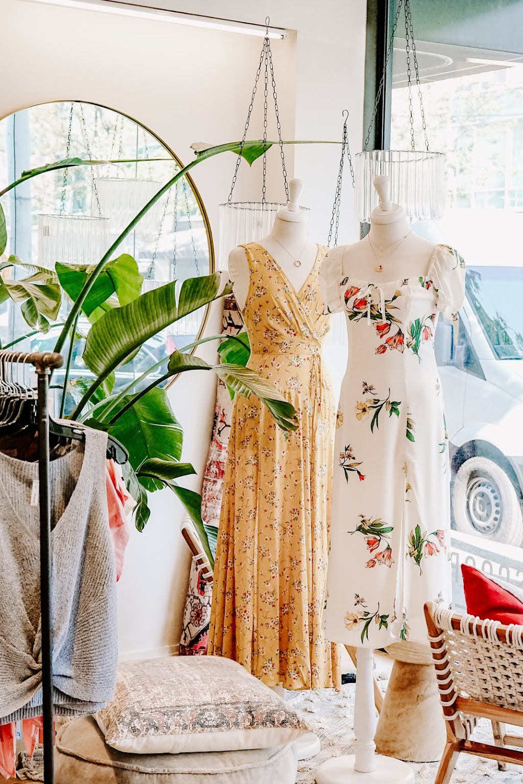 The Latest Scoop | 2242 W 4th Ave, Vancouver, BC V6K 1N8, Canada | Phone: (778) 379-1400