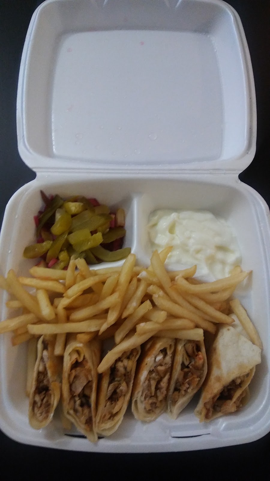 Mazzika Cafe & Restaurant | 1077 N Service Rd, Mississauga, ON L4Y 1E1, Canada | Phone: (905) 615-9595
