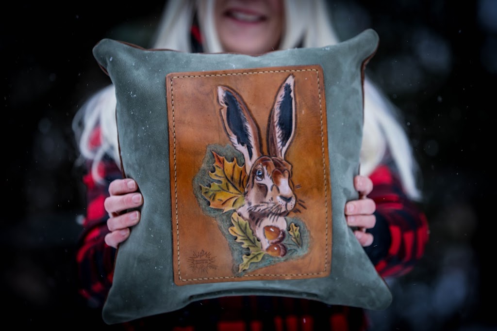 Carvergirl Leather Co. | 137 Monique Crescent, Barrie, ON L4M 6Z3, Canada | Phone: (416) 459-8618