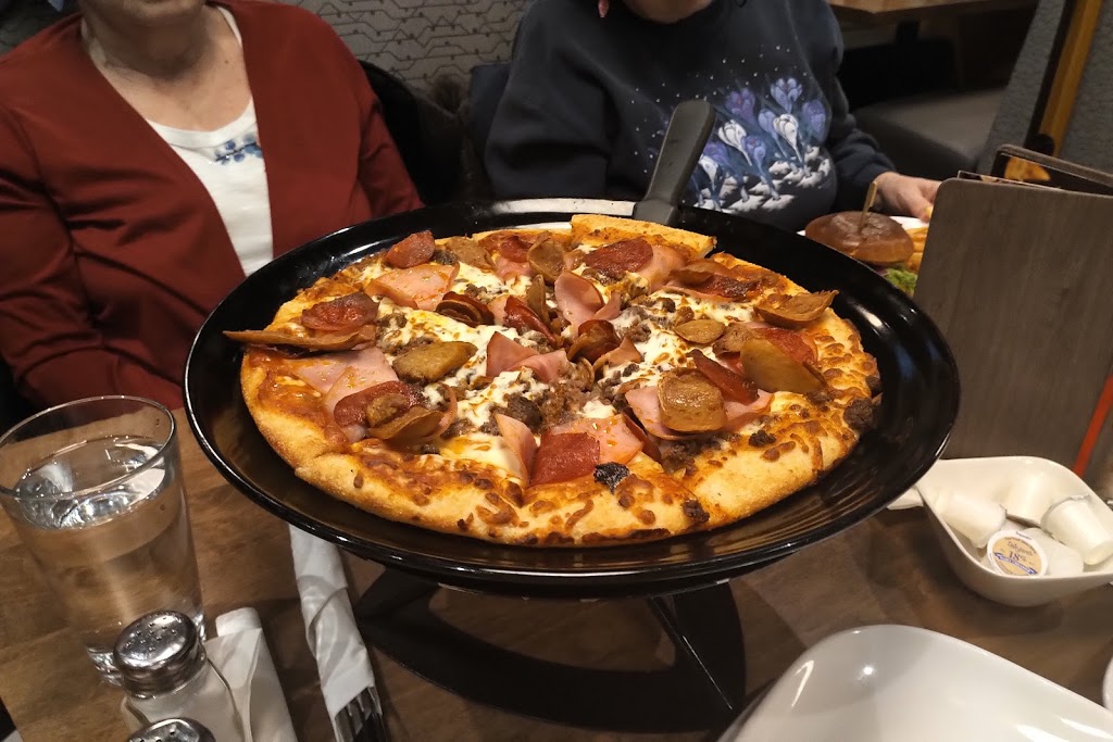 Boston Pizza | 4820 60th St, Ponoka, AB T4J 1K2, Canada | Phone: (403) 783-6600